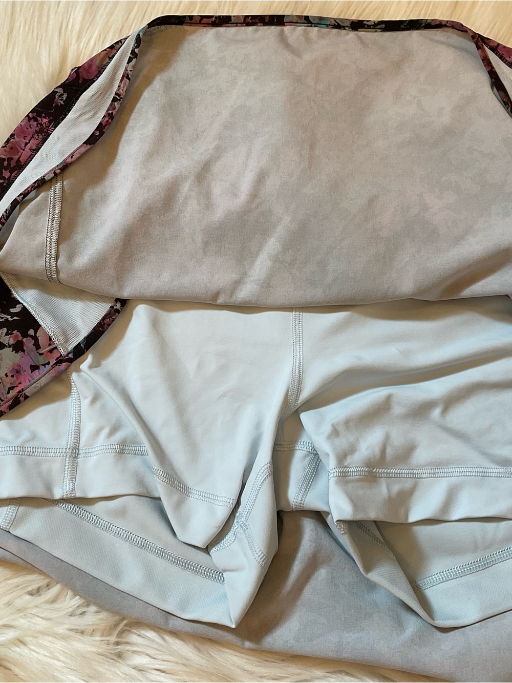 Lululemon Hotty Hot Skirt - Stencil Blossom Red Multi / Sheer Blue - Size 8 - Picture 7 of 10